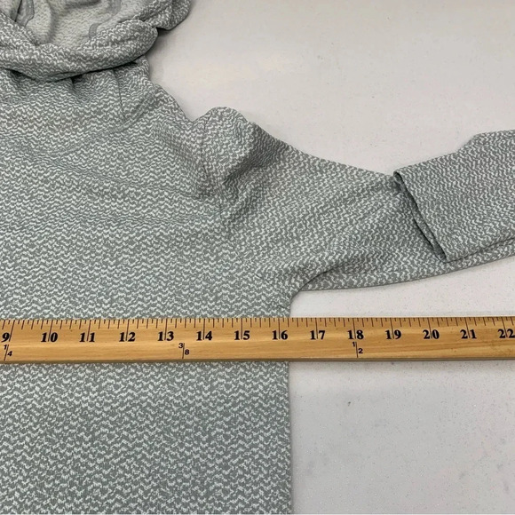 Athleta Base Layer Top M Turtleneck Hood Gray Activewear Casual Travel Work - Picture 8 of 9